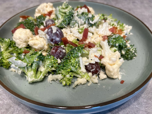 🥦 Sweet & Spicy Cauliflower Broccoli Salad with Maple-Bacon Dressing